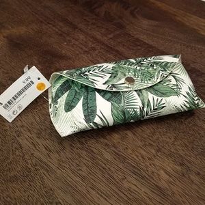 NWT H&M green palm leaf plants glasses case